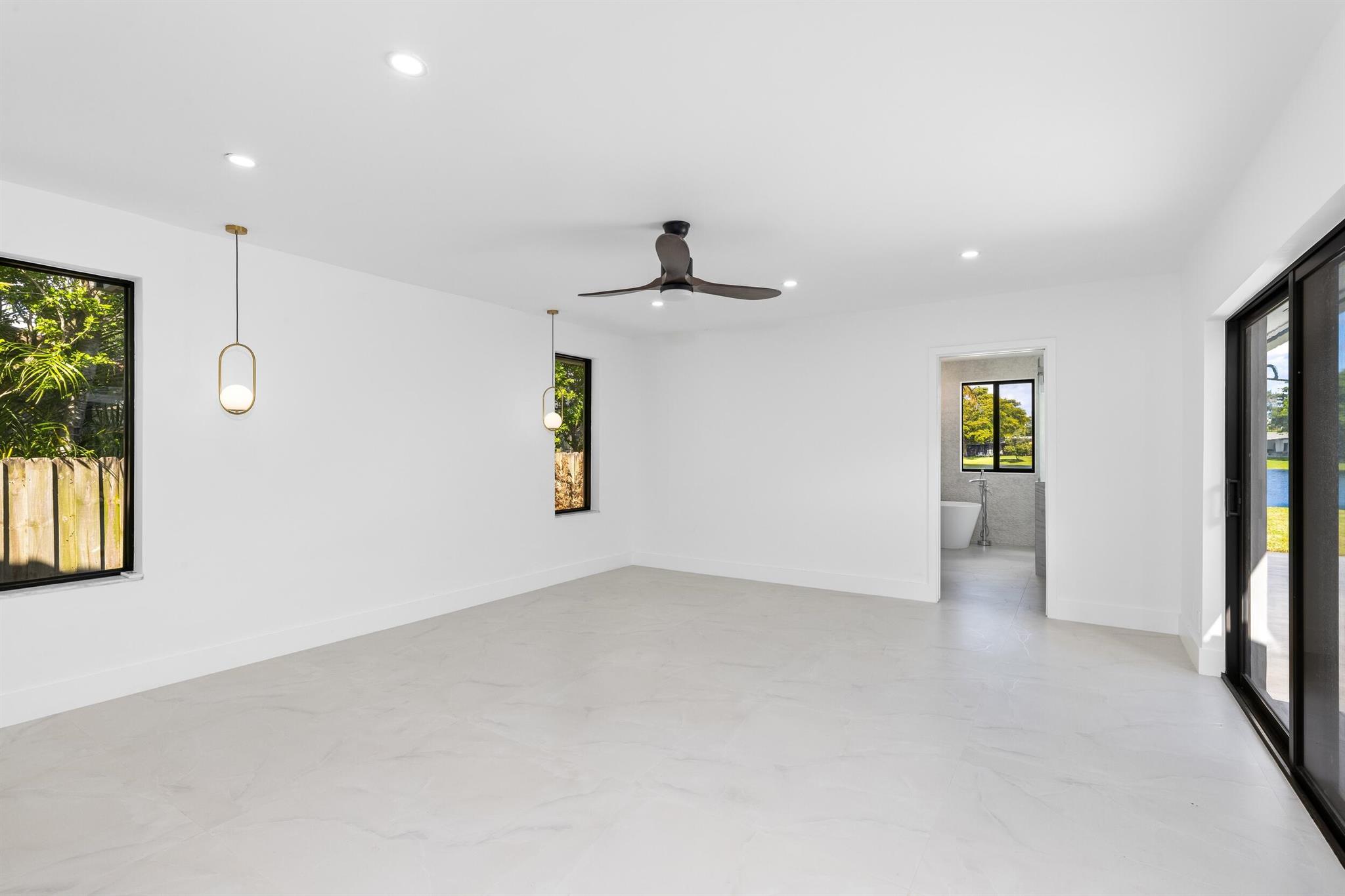 GREYKNOLL GOLF ESTS - Residential