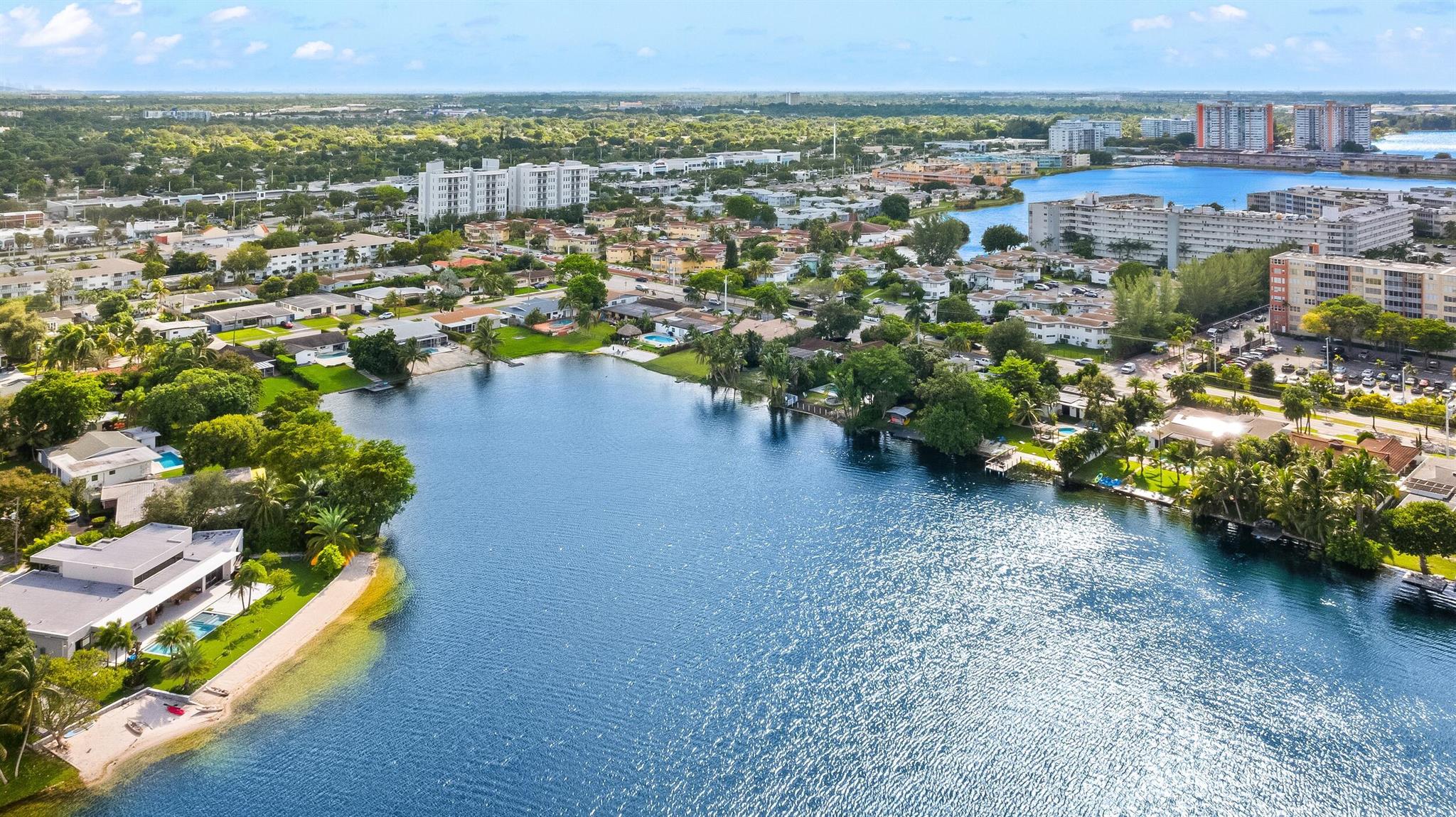 GREYKNOLL GOLF ESTS - Residential