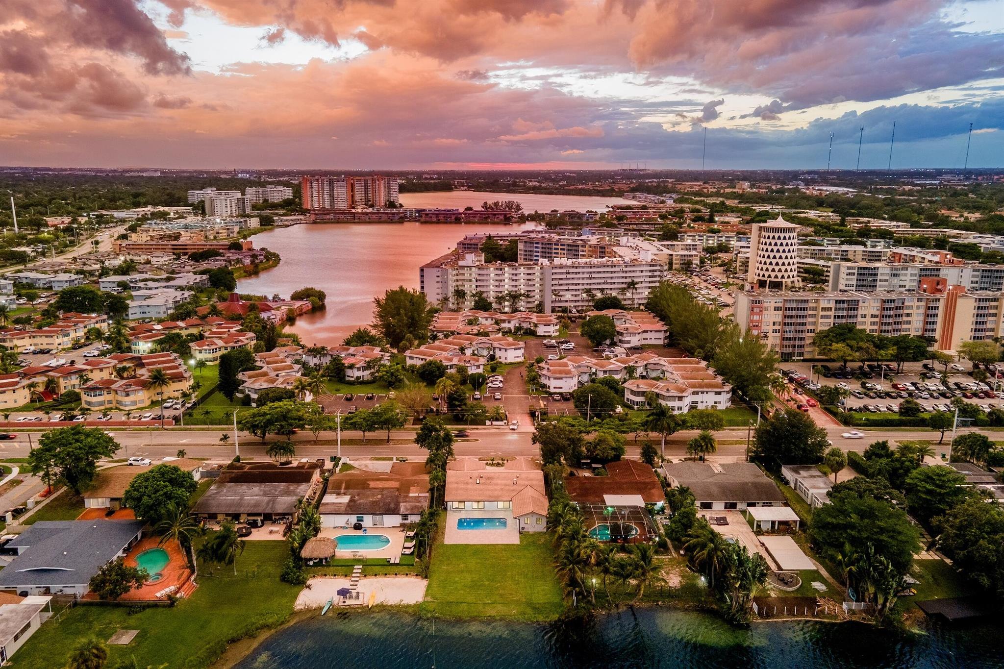 GREYKNOLL GOLF ESTS - Residential