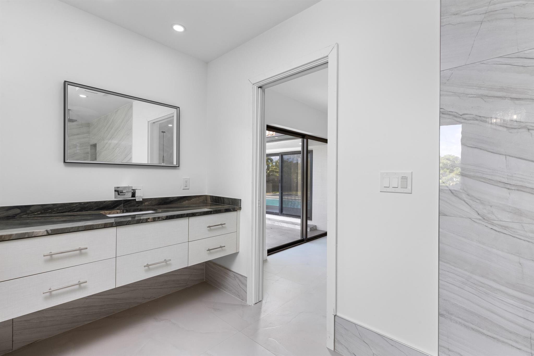 GREYKNOLL GOLF ESTS - Residential