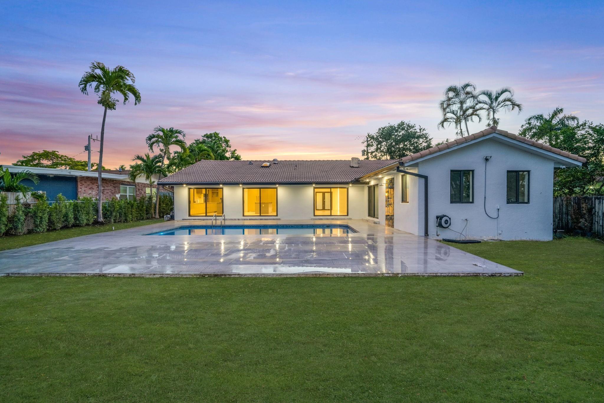 GREYKNOLL GOLF ESTS - Residential