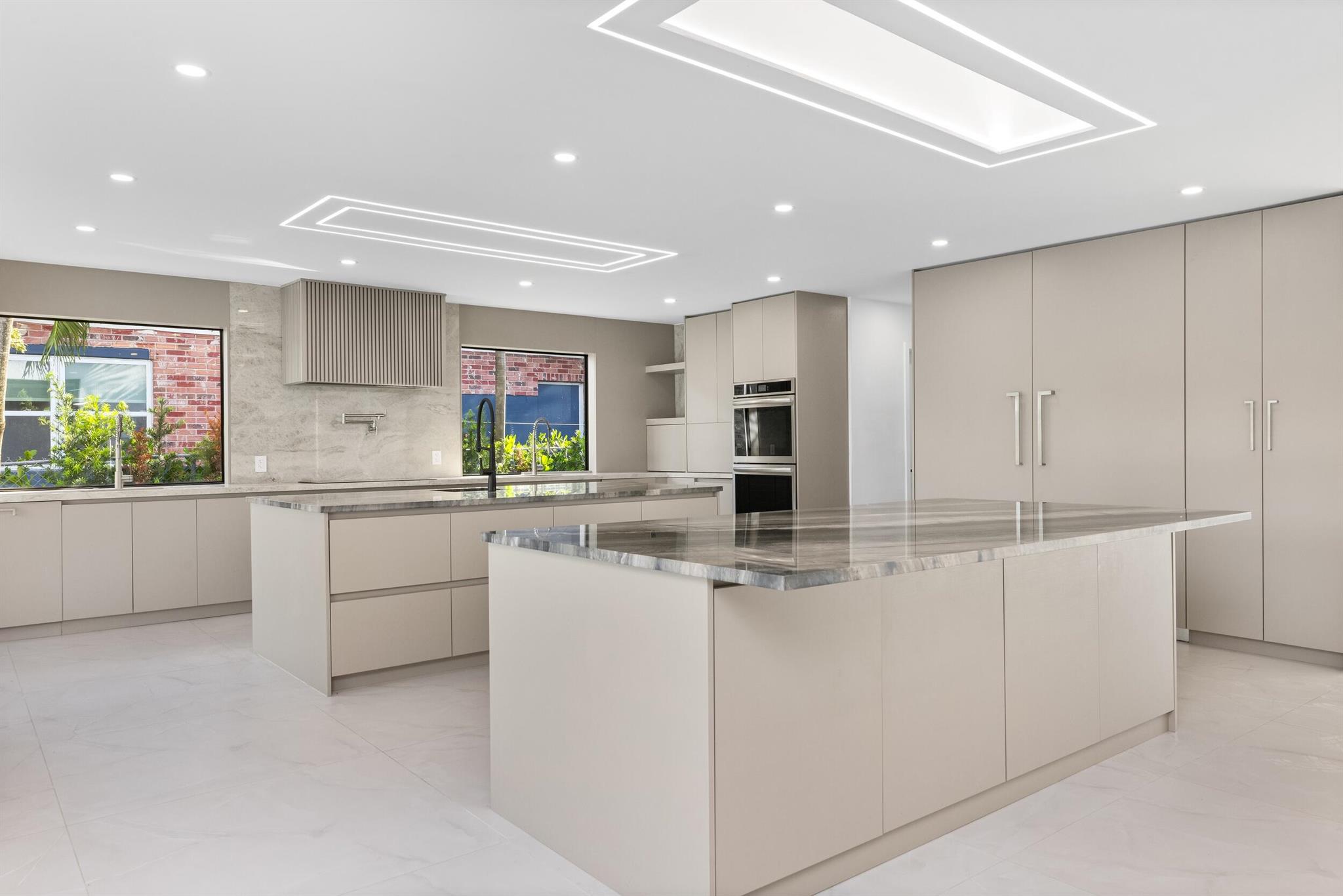 GREYKNOLL GOLF ESTS - Residential