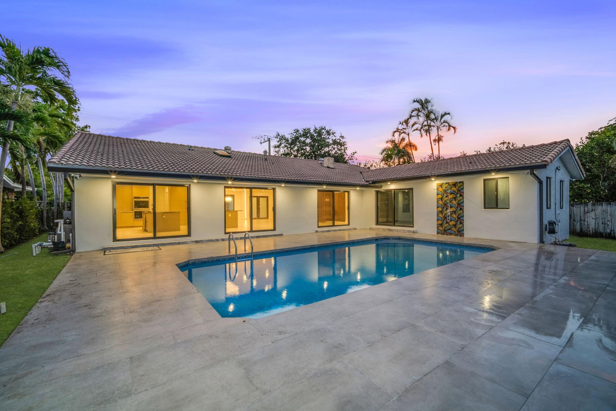 GREYKNOLL GOLF ESTS - Residential