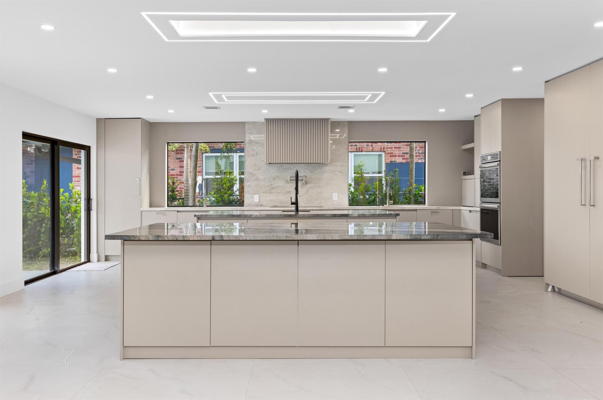 GREYKNOLL GOLF ESTS - Residential