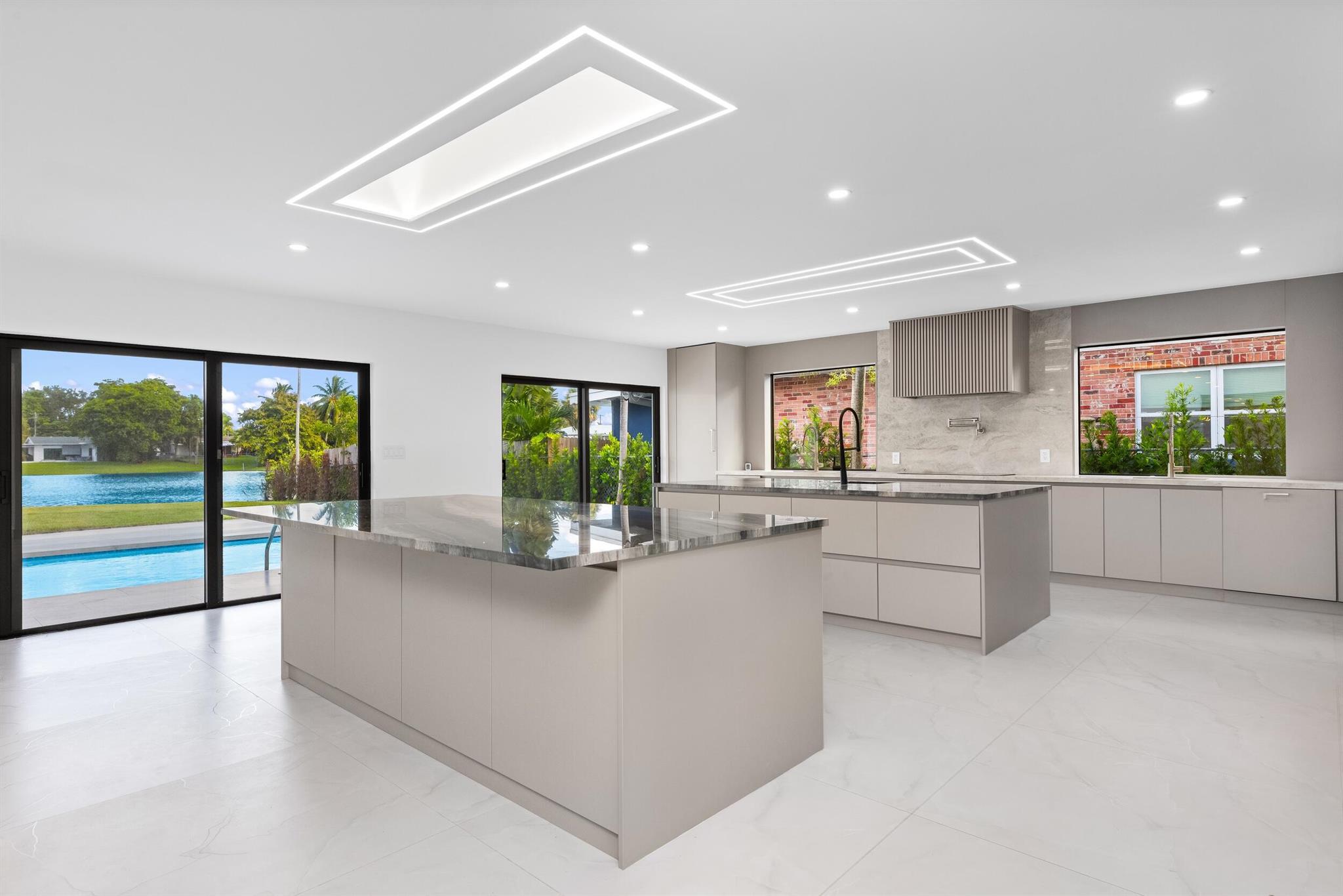 GREYKNOLL GOLF ESTS - Residential