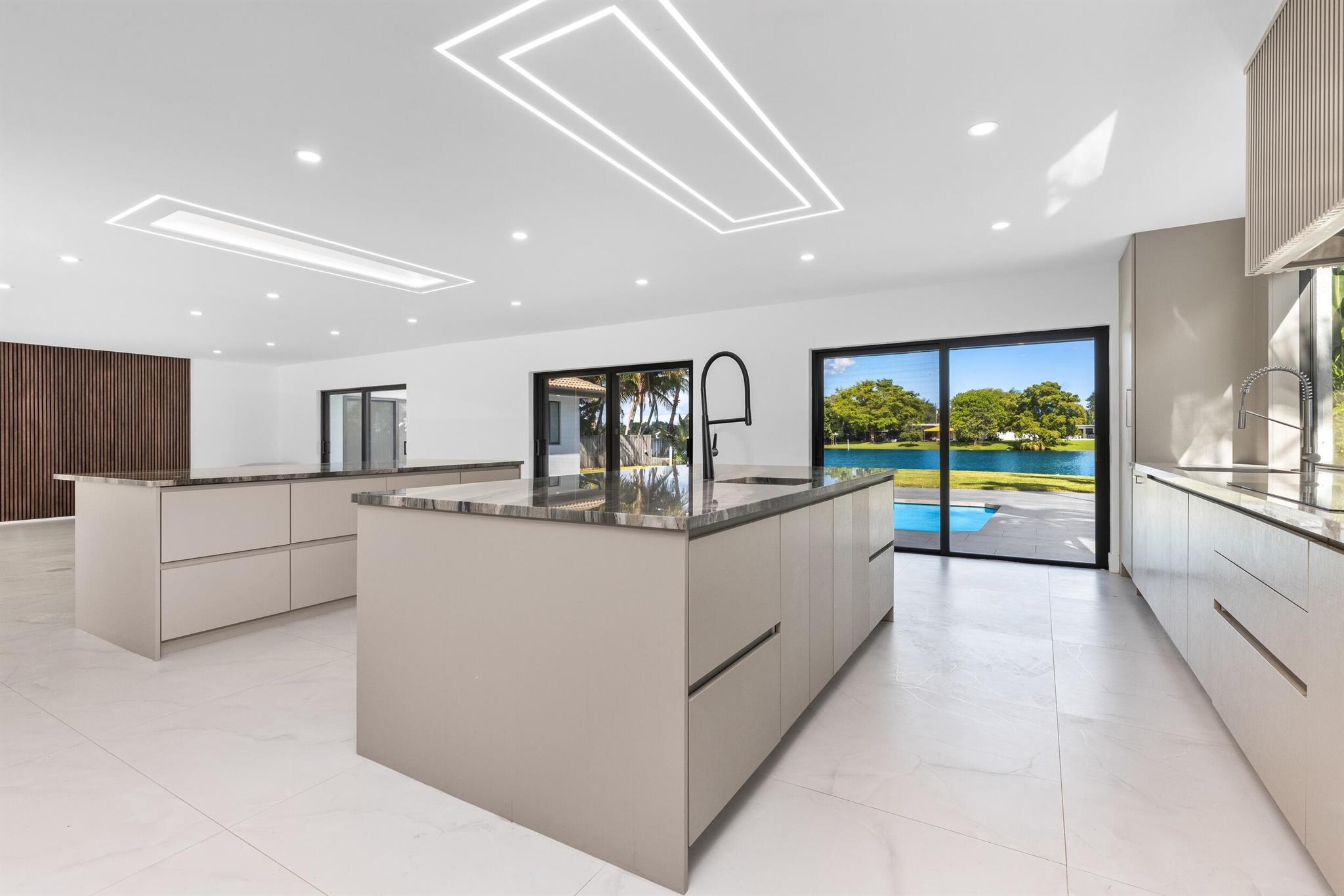 GREYKNOLL GOLF ESTS - Residential