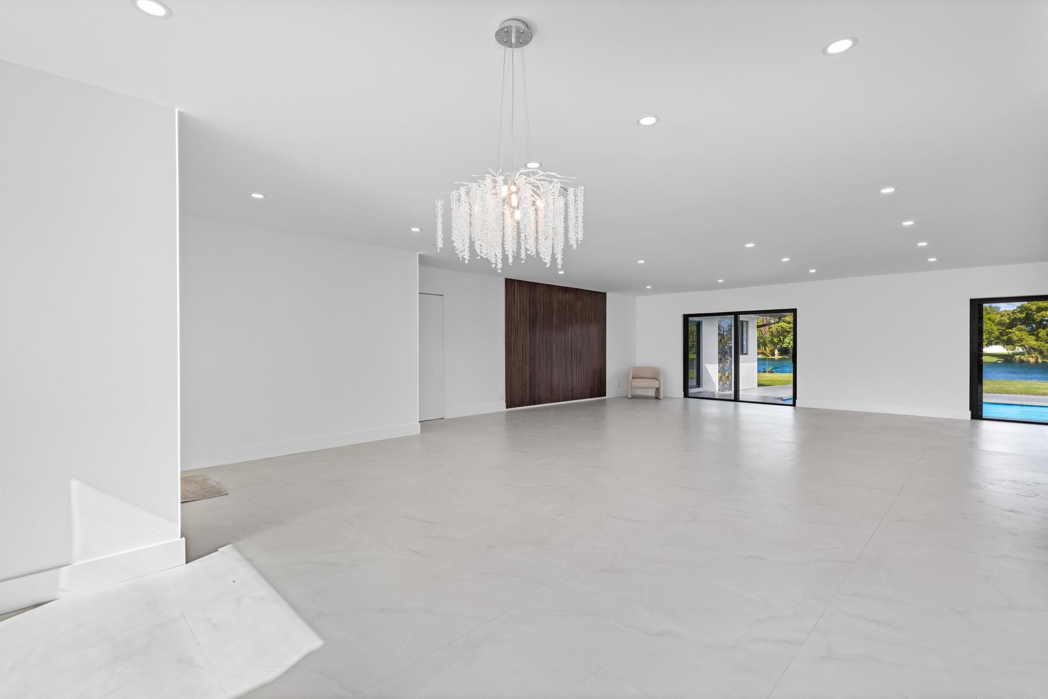 GREYKNOLL GOLF ESTS - Residential