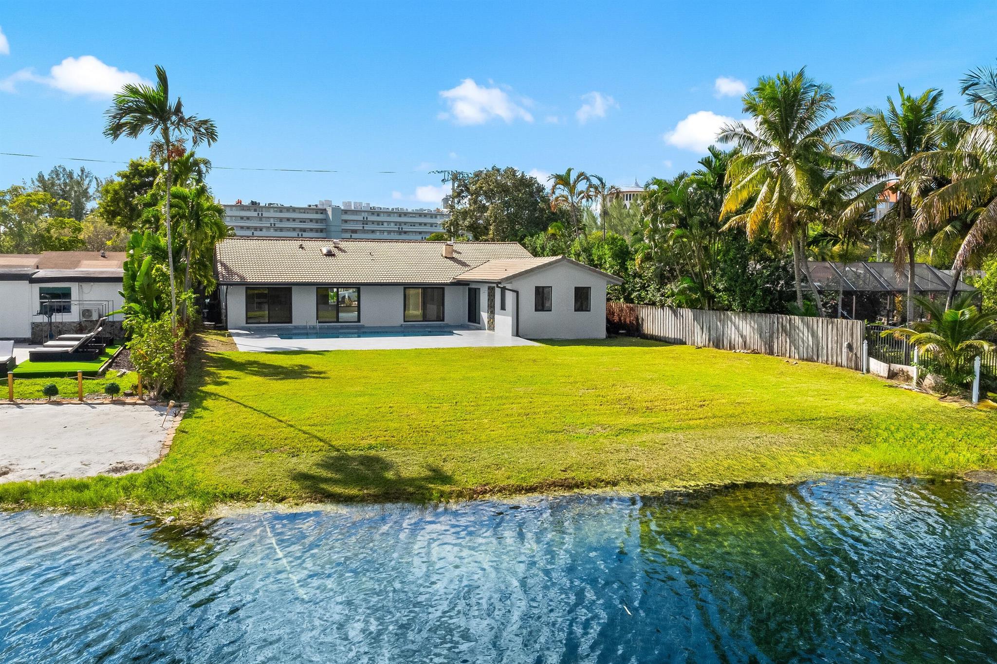 GREYKNOLL GOLF ESTS - Residential