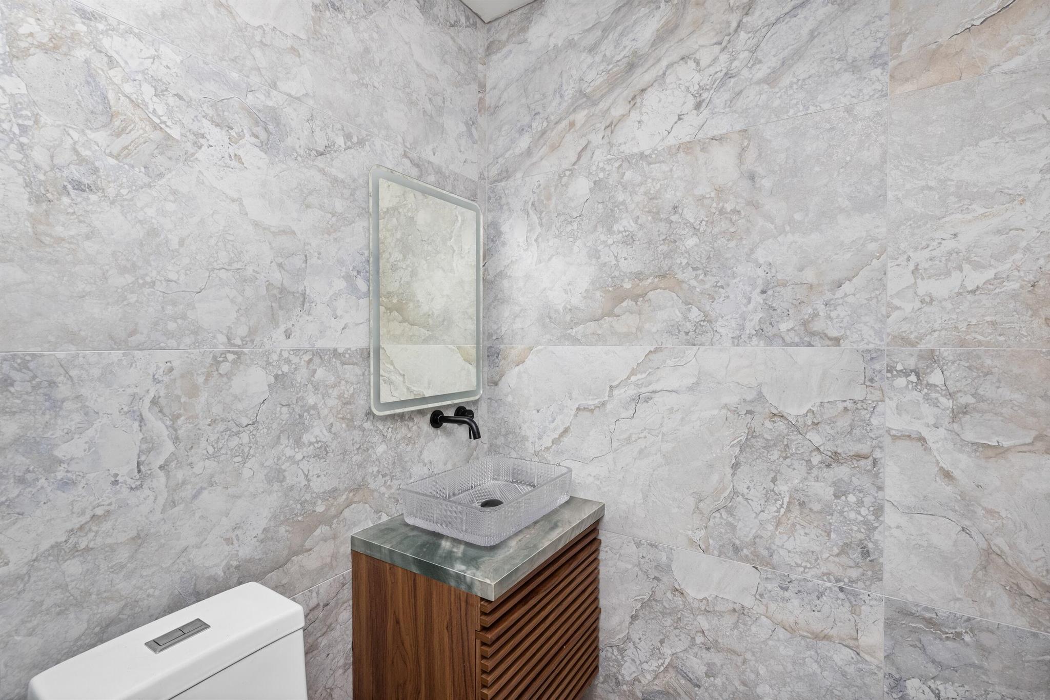 GREYKNOLL GOLF ESTS - Residential