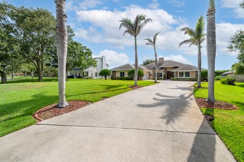 Tiny photo for 3706 SECLUDED OAK Court, Melbourne, FL 32934 (MLS # B26054461)