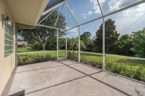 Tiny photo for 3706 SECLUDED OAK Court, Melbourne, FL 32934 (MLS # B26054461)