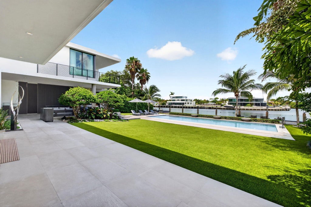 Photo of 1529 Middle River Drive, Fort Lauderdale, FL 33304 (MLS # B26040724)