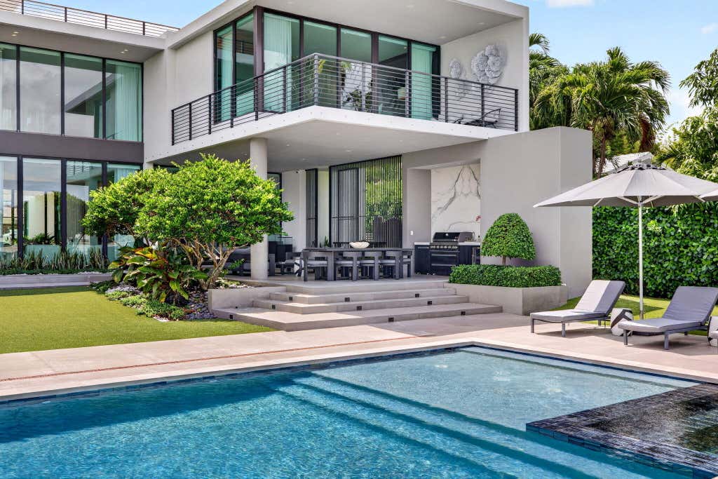 Photo of 1529 Middle River Drive, Fort Lauderdale, FL 33304 (MLS # B26040724)