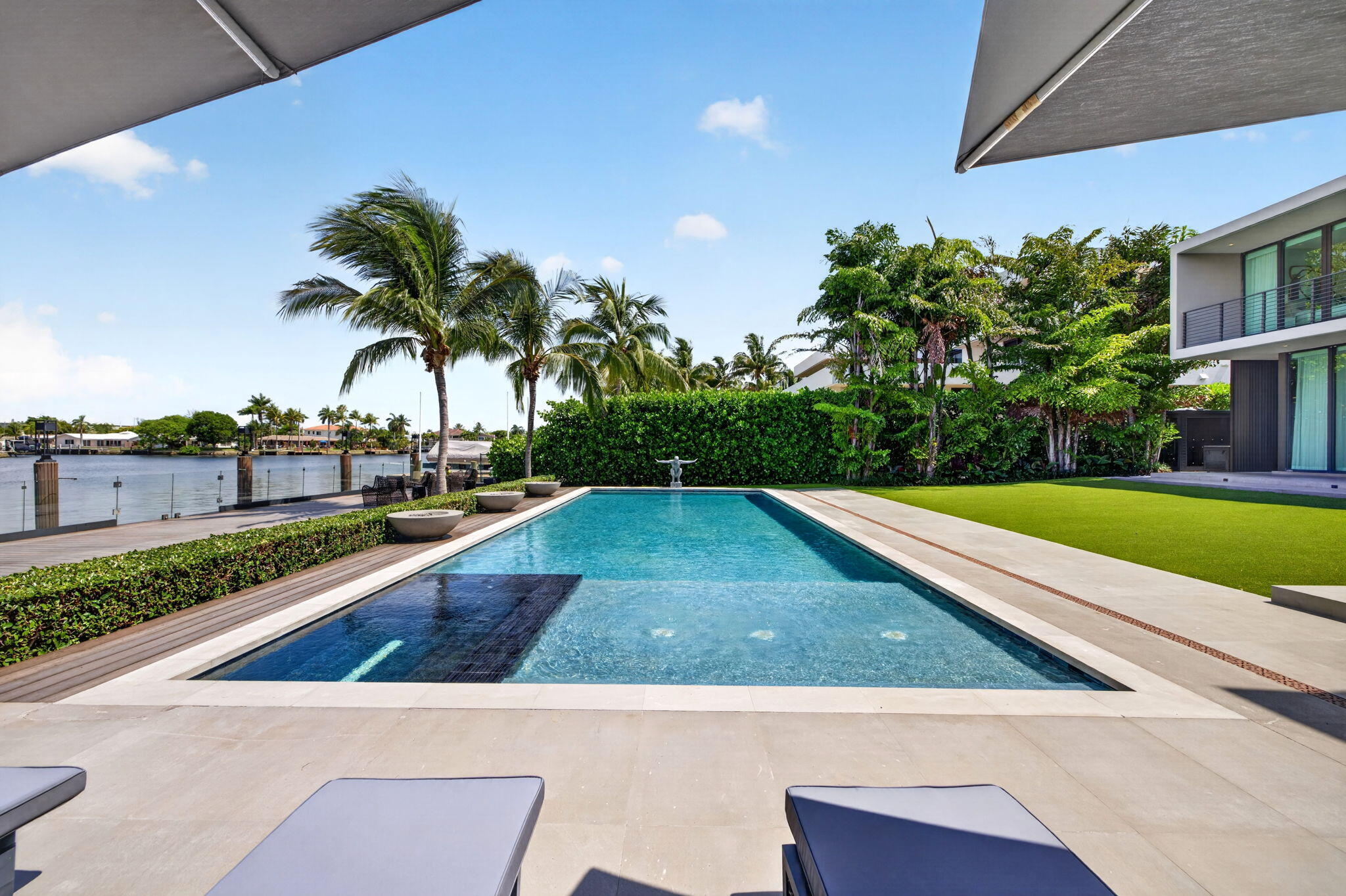 1529 Middle River Drive
