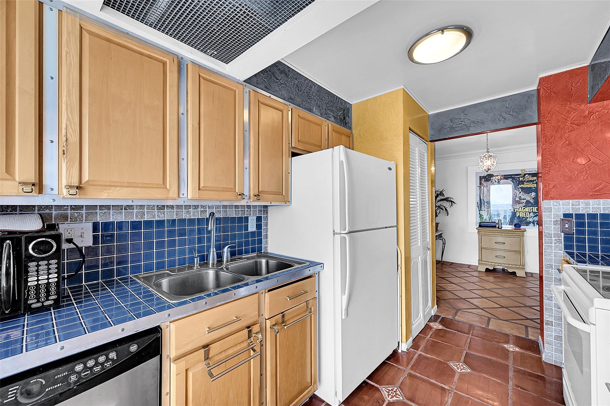 Vantage View Condo - Residential Lease