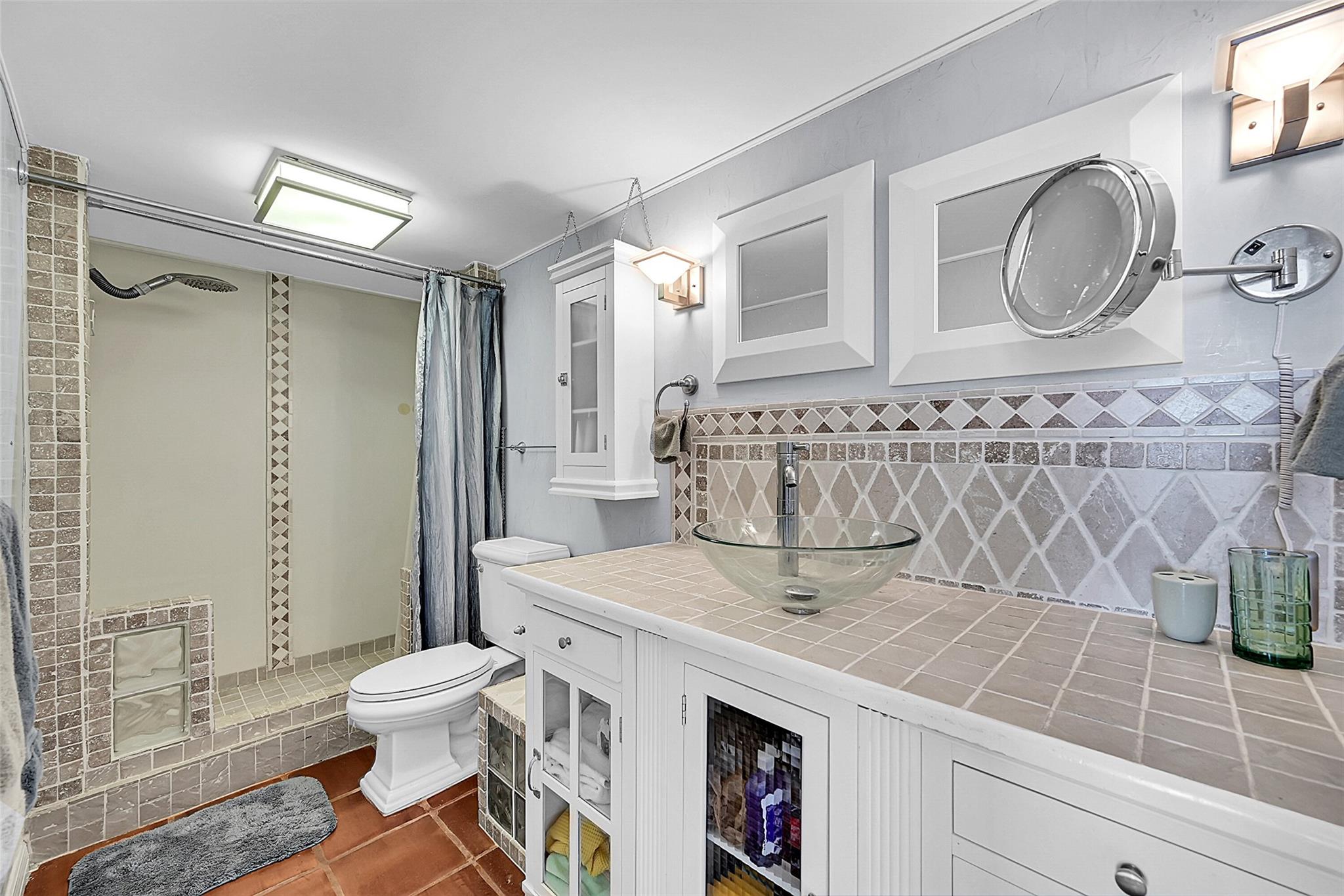 Vantage View Condo - Residential Lease