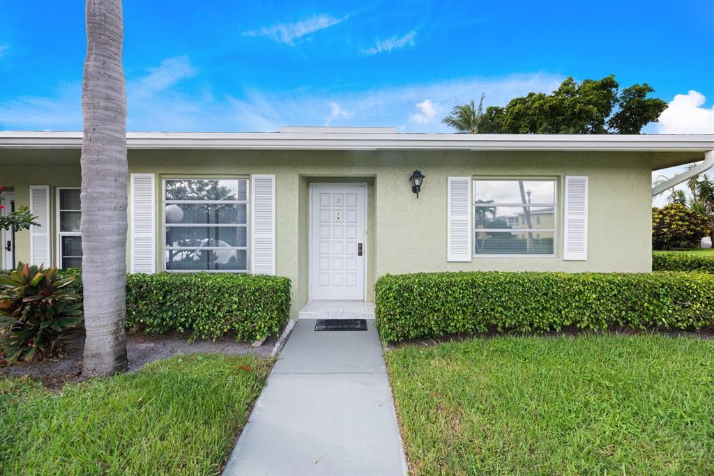 Photo of 1141 Boxwood Drive #38-D, Delray Beach, FL 33445 (MLS # R10754079)