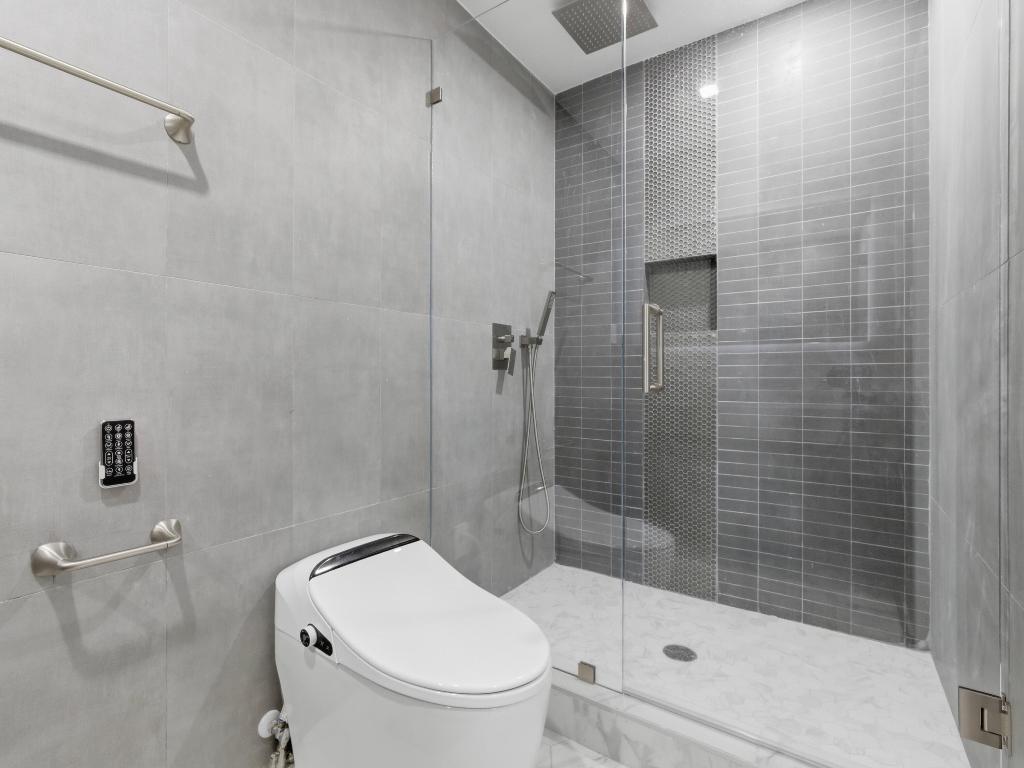 SEACREST PARK - Residential Lease