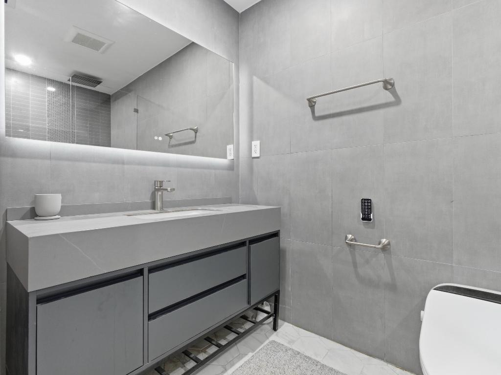 SEACREST PARK - Residential Lease