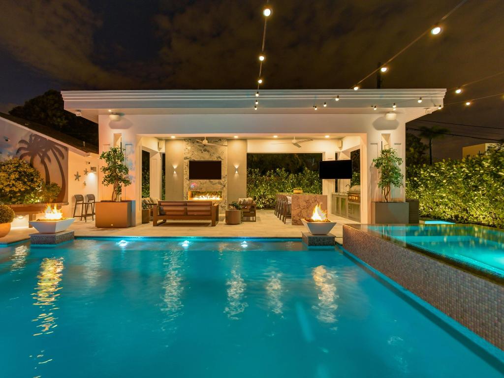 SEACREST PARK - Residential Lease