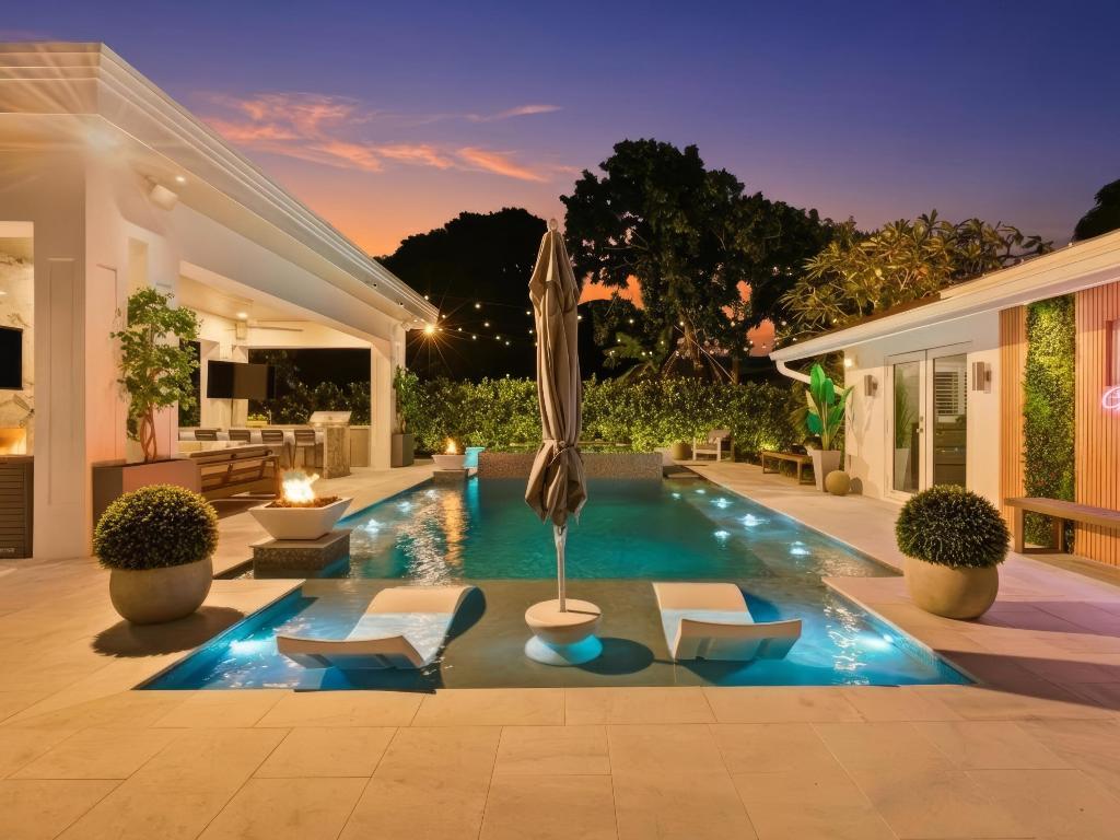 SEACREST PARK - Residential Lease