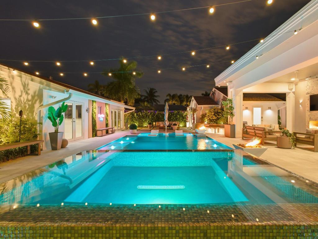 SEACREST PARK - Residential Lease