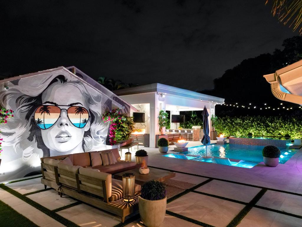 SEACREST PARK - Residential Lease