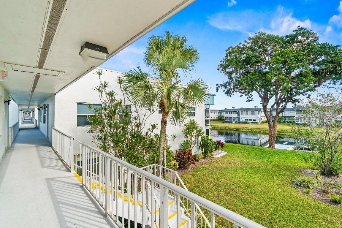 KINGS POINT SAXONY CONDOS - Residential