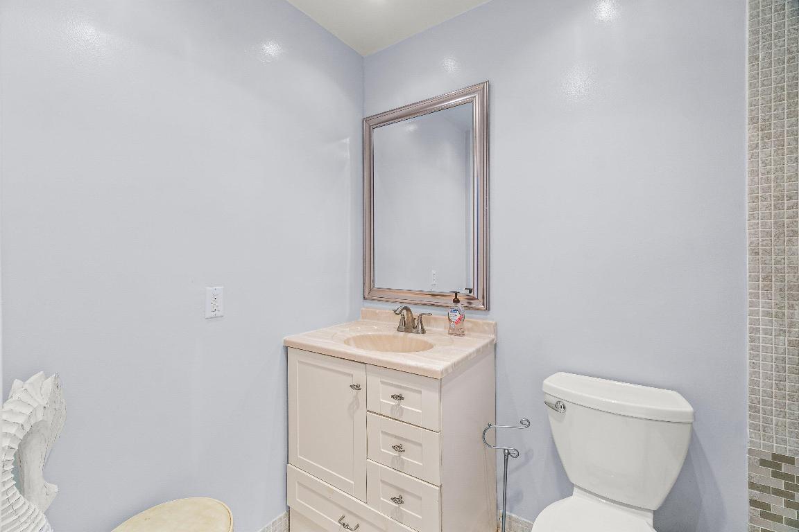 KINGS POINT SAXONY CONDOS - Residential