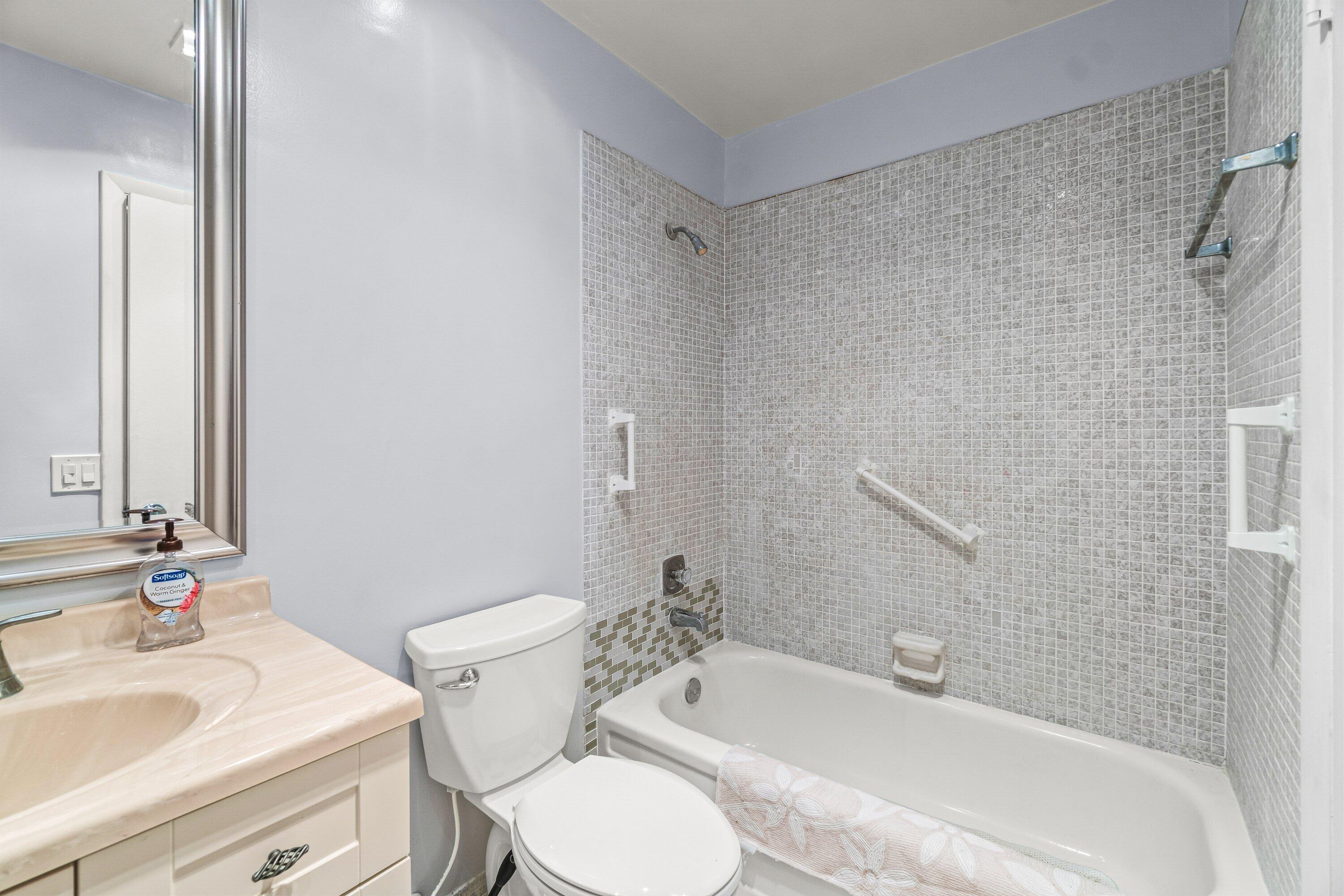 KINGS POINT SAXONY CONDOS - Residential