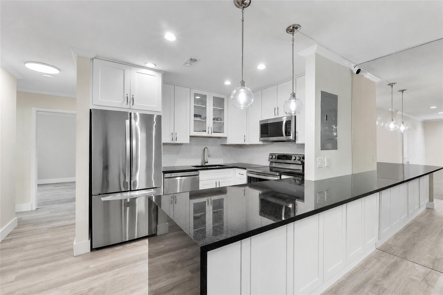 6205 Bay Club Drive 3