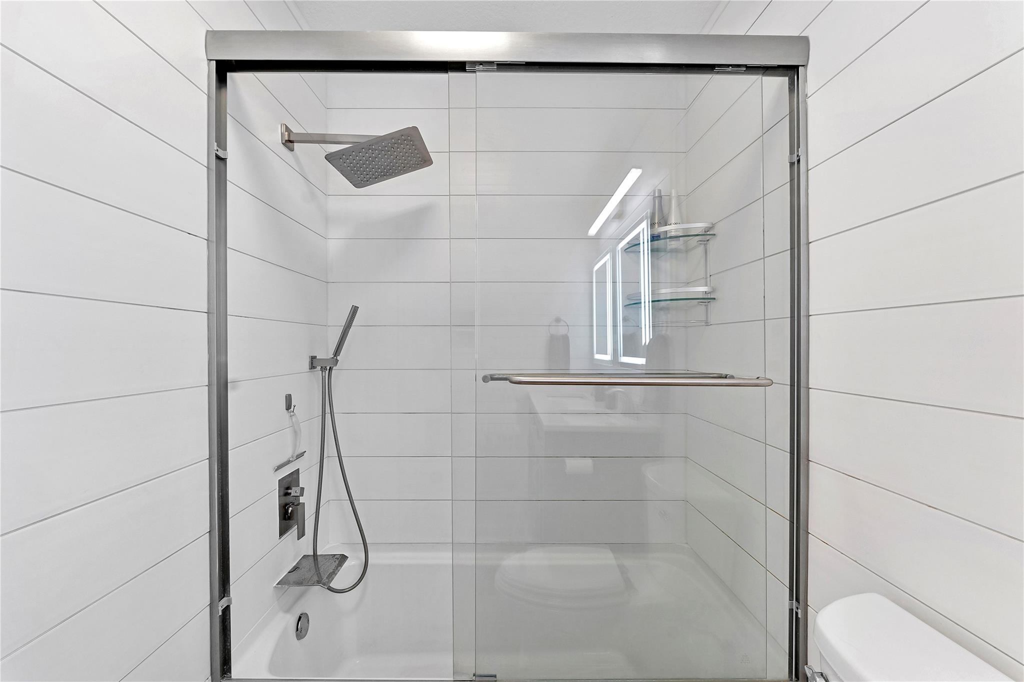 Bay Colony Club - Residential