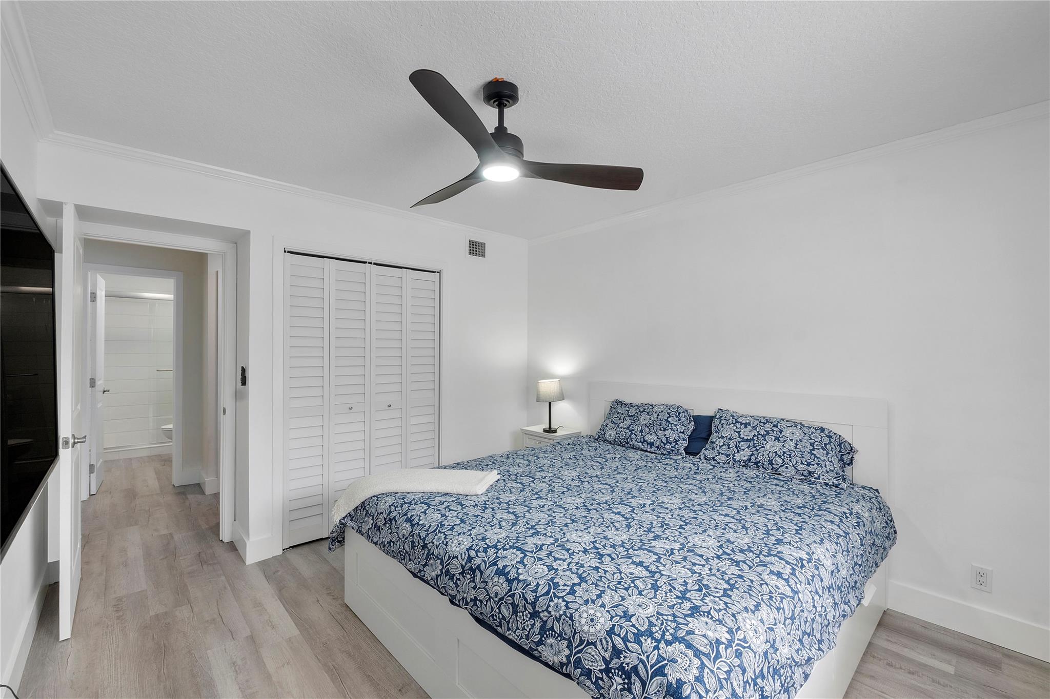 Bay Colony Club - Residential