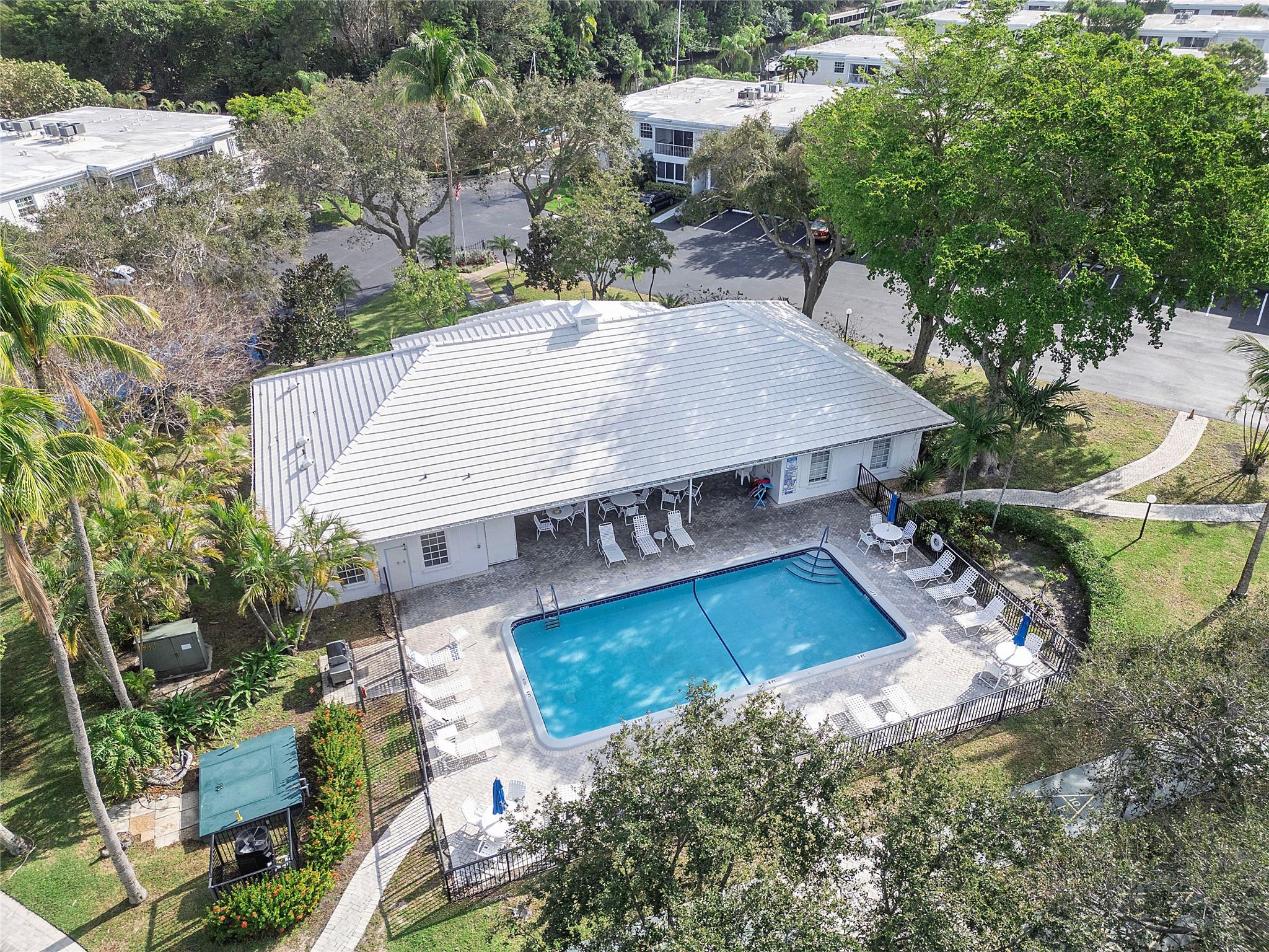 Bay Colony Club - Residential