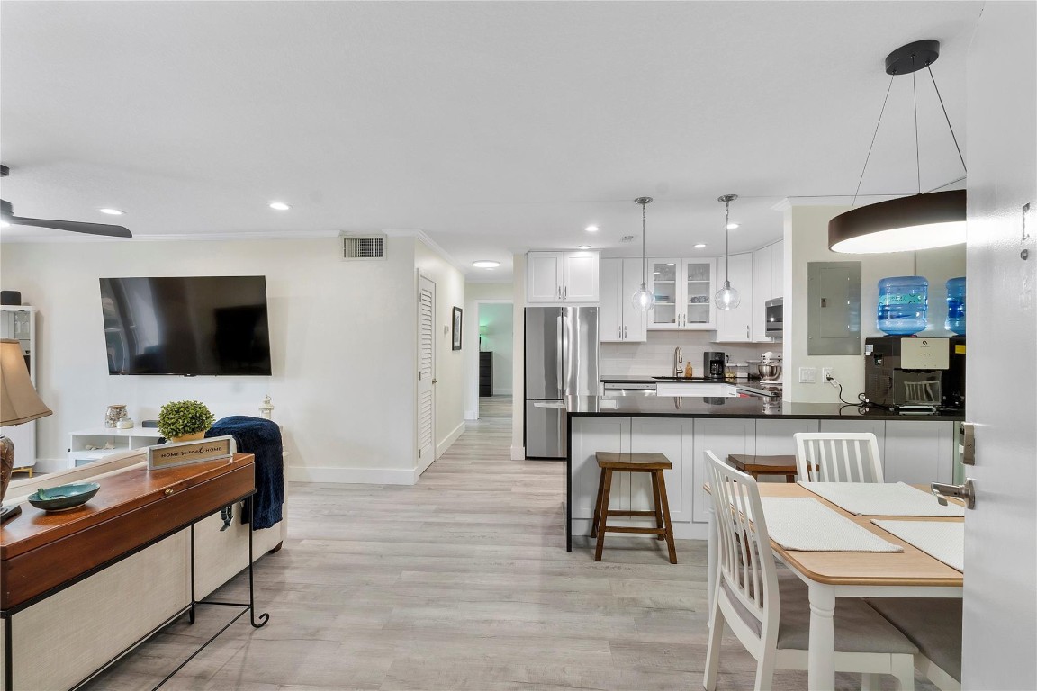 6205 Bay Club Drive 3