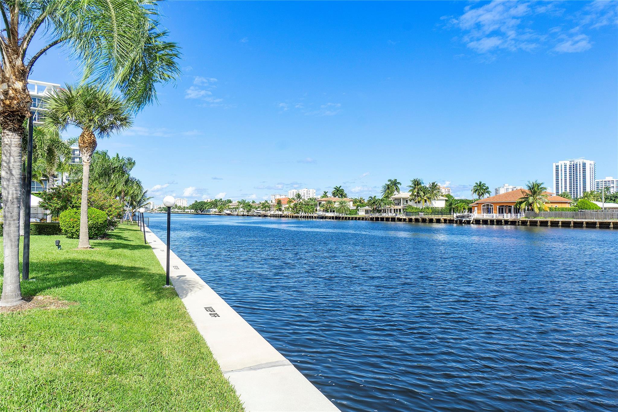 Bay Colony Club - Residential