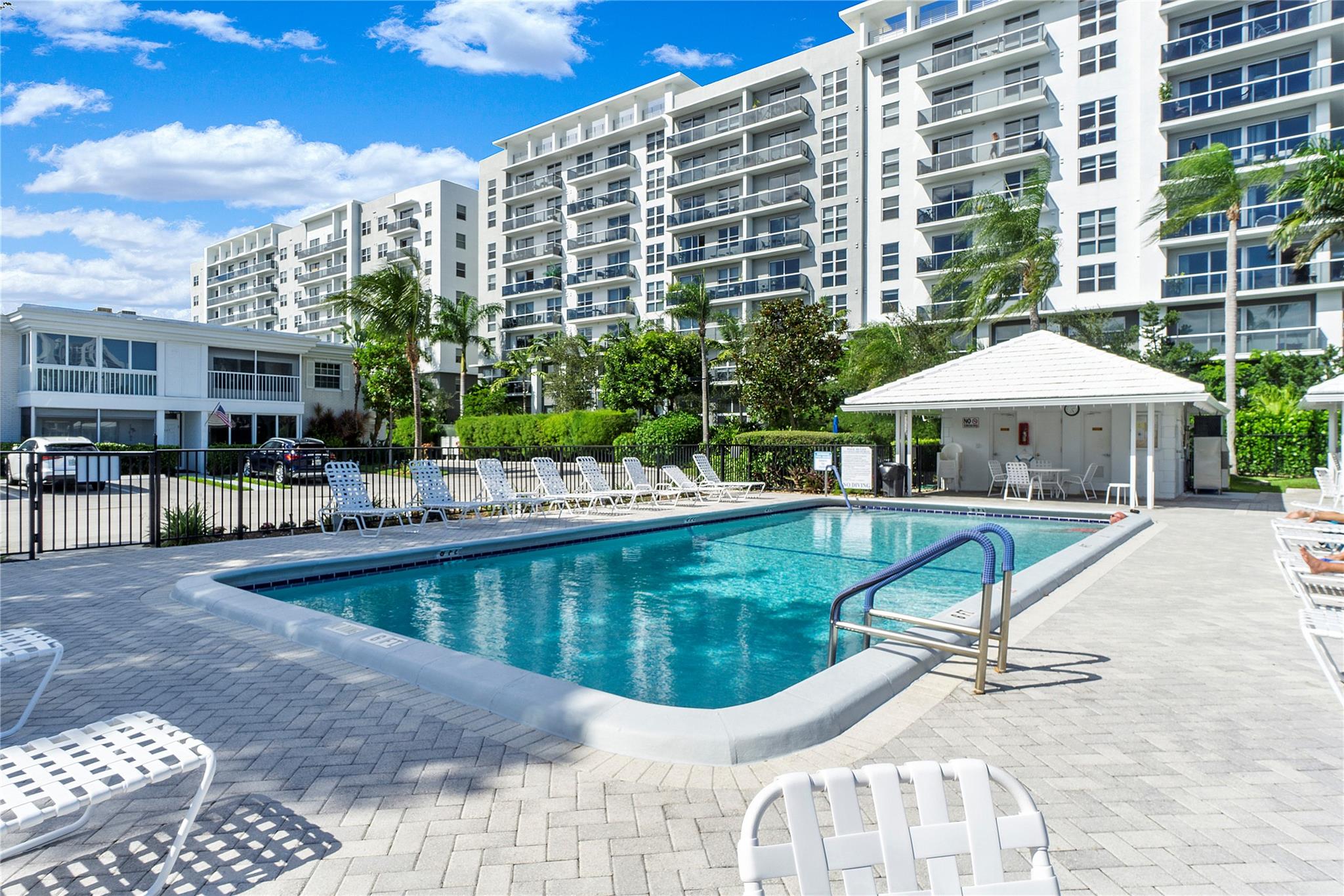 Bay Colony Club - Residential