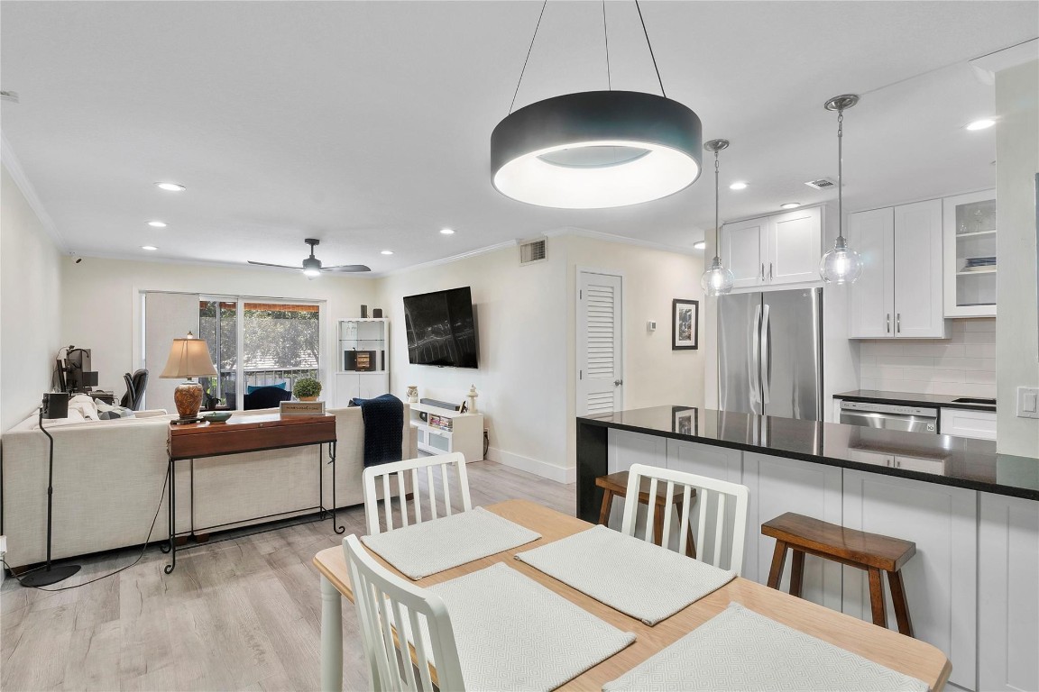 6205 Bay Club Drive 3