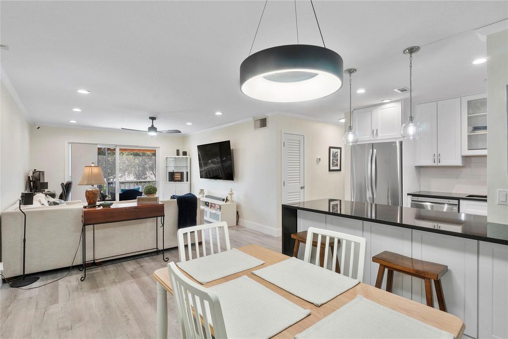 Photo of 6205 Bay Club Dr #3, Fort Lauderdale, FL 33308 (MLS # F10533242)