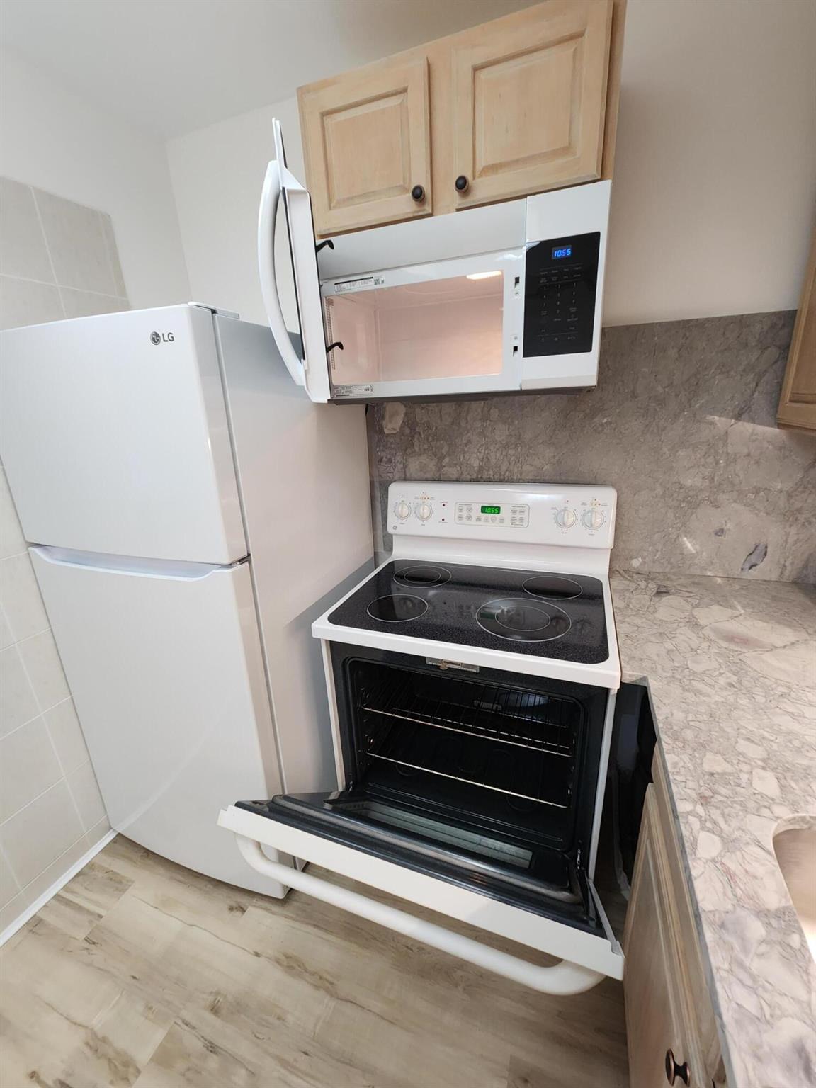 SUFFOLK AT CENTURY VILLAG - Residential Lease