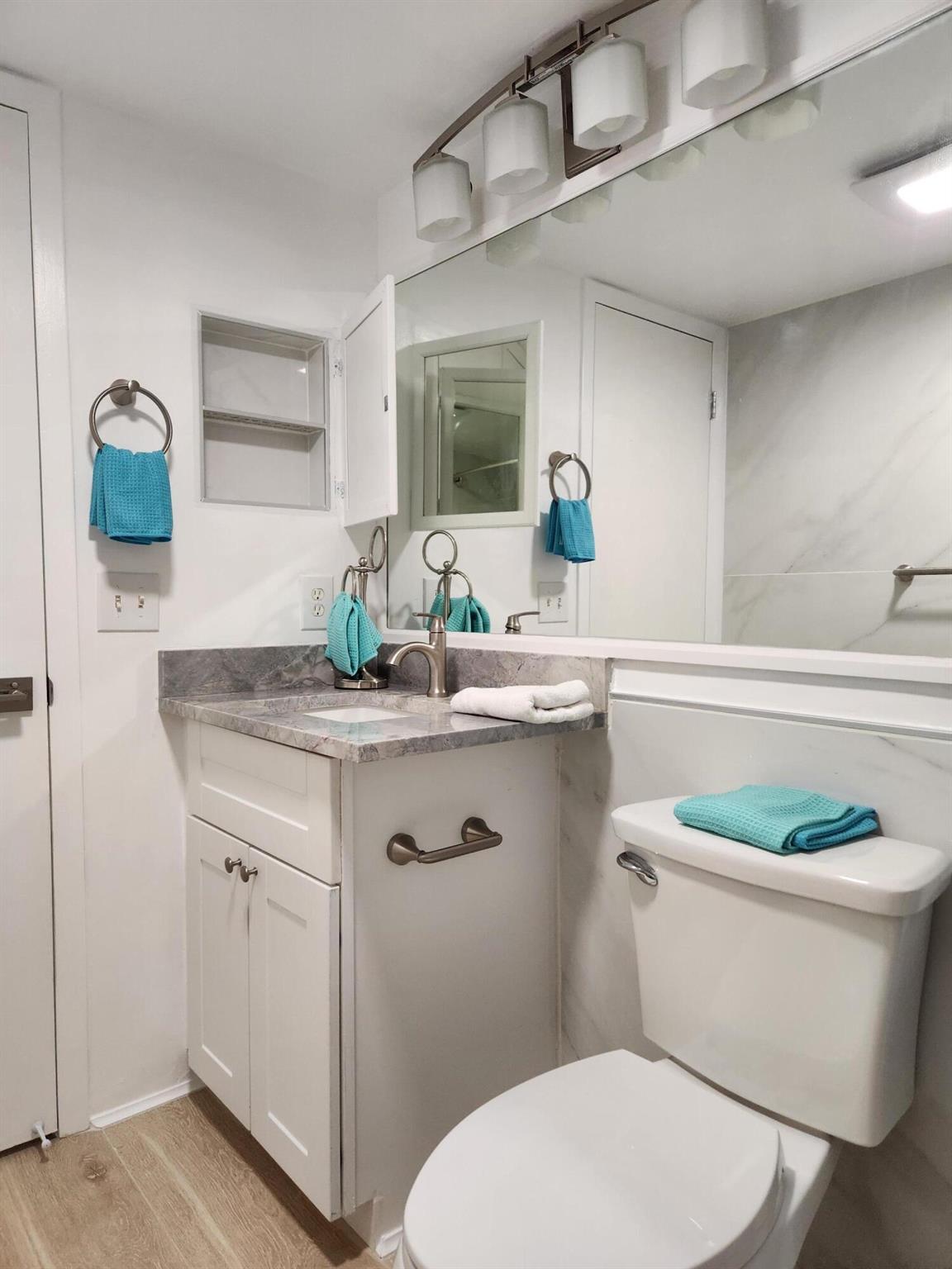 SUFFOLK AT CENTURY VILLAG - Residential Lease