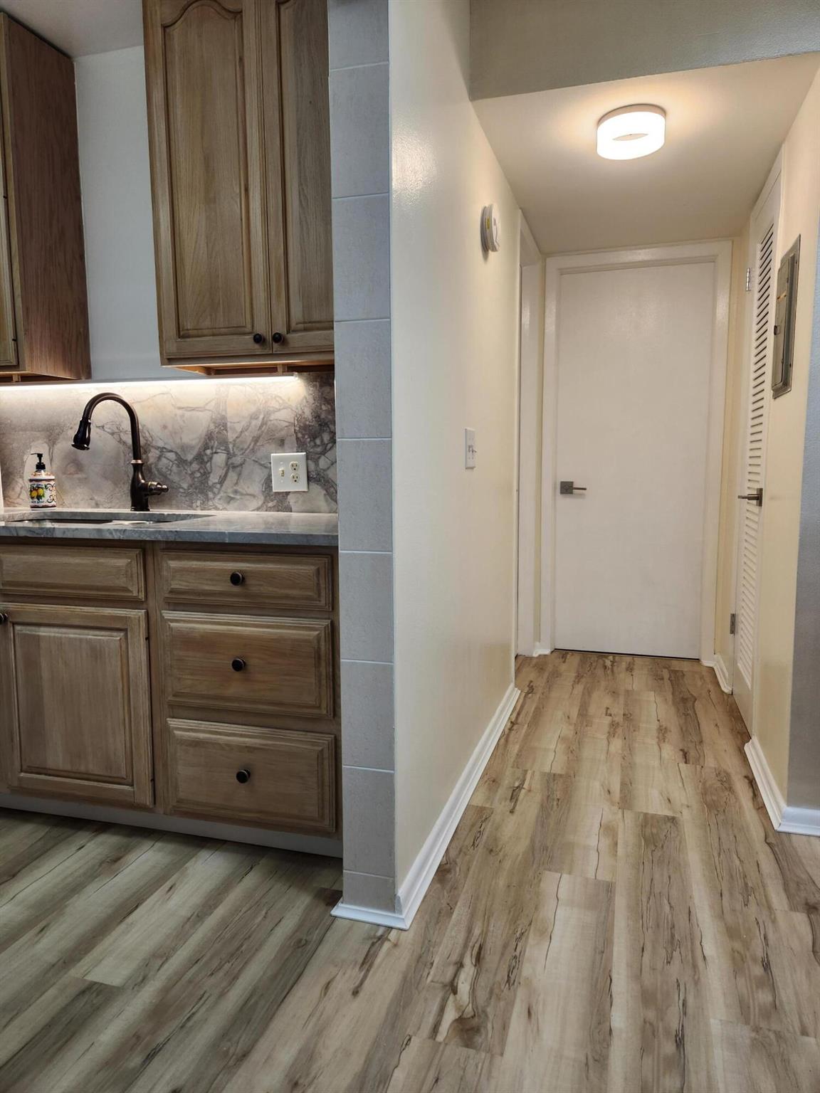 SUFFOLK AT CENTURY VILLAG - Residential Lease