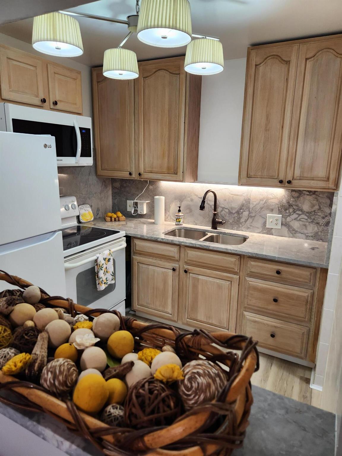 SUFFOLK AT CENTURY VILLAG - Residential Lease