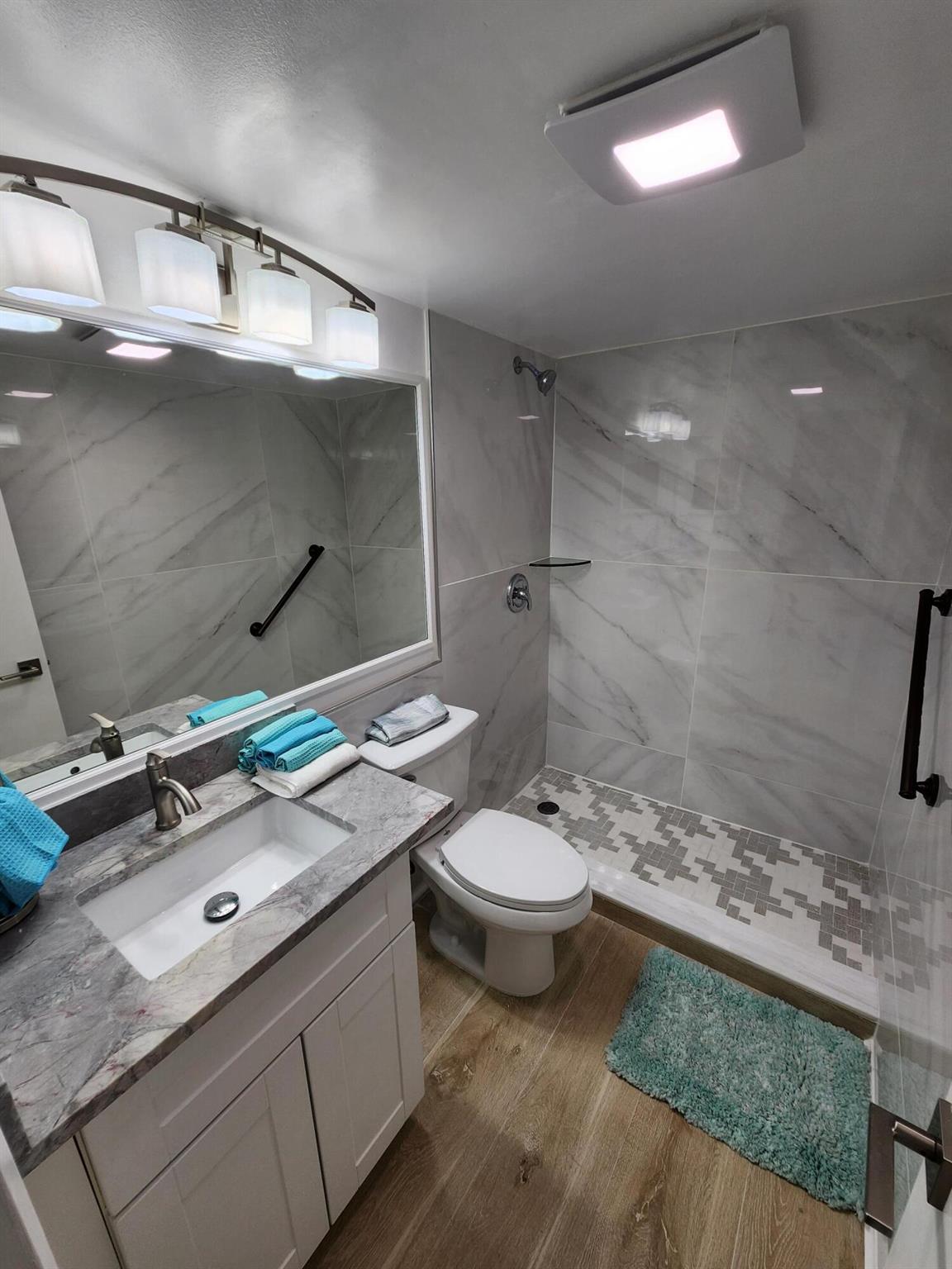 SUFFOLK AT CENTURY VILLAG - Residential Lease