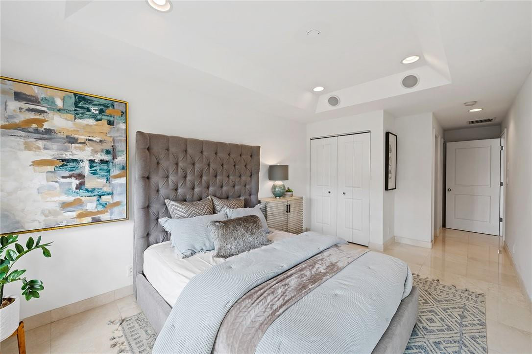 Lauderdale Isles 2 35-33 - Residential