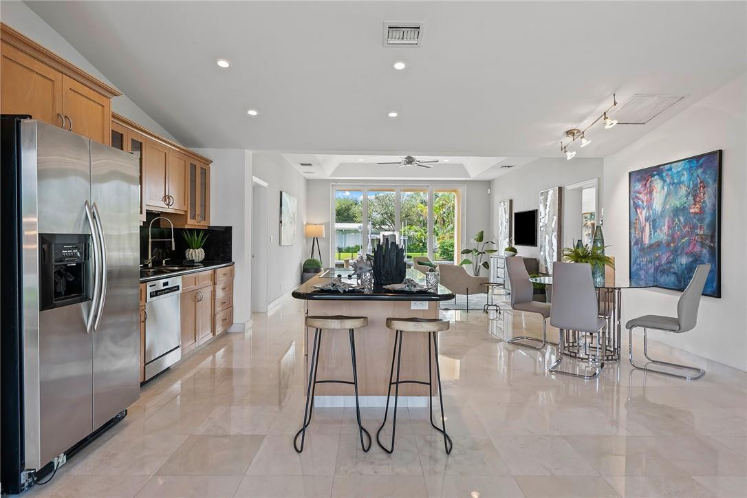 Lauderdale Isles 2 35-33 - Residential