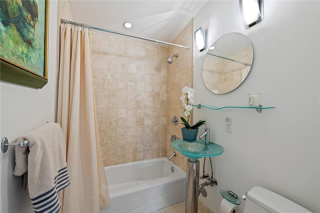 Lauderdale Isles 2 35-33 - Residential