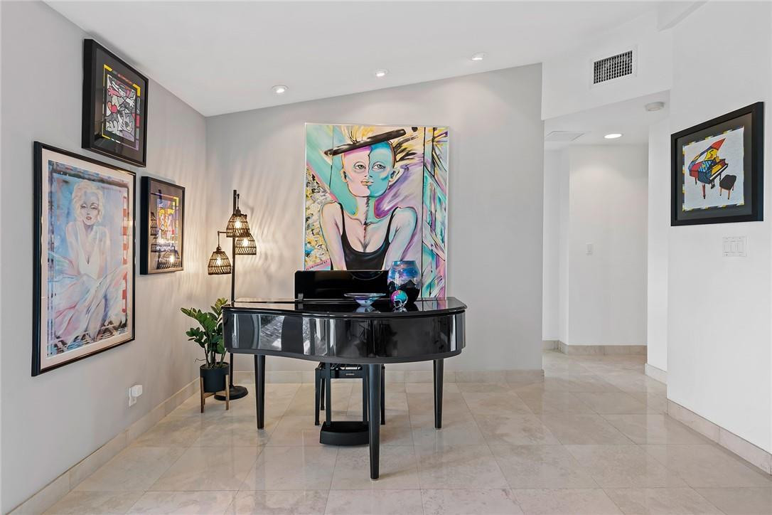 Lauderdale Isles 2 35-33 - Residential