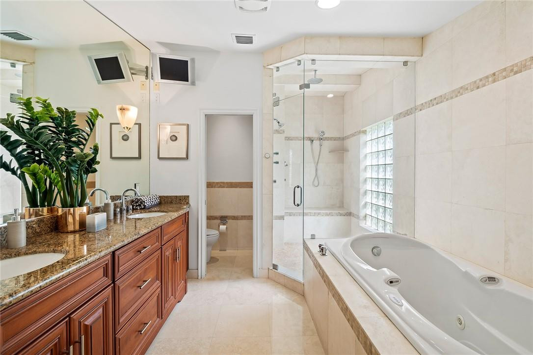 Lauderdale Isles 2 35-33 - Residential