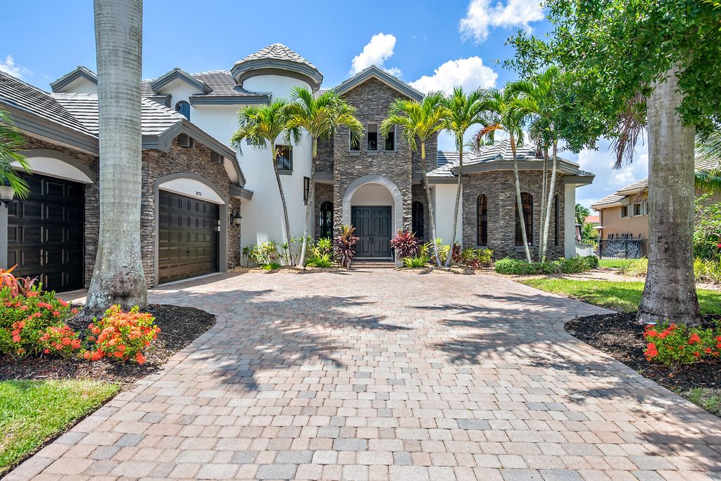 Photo of 10775 Versailles Boulevard, Wellington, FL 33449 (MLS # R10802276)